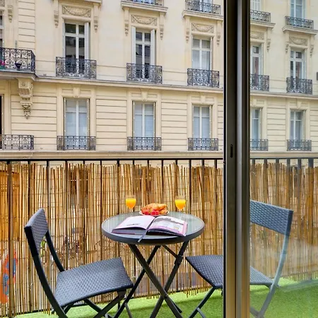 Apartment Bnbnook - Cozy With Balcony - Eiffel Tower