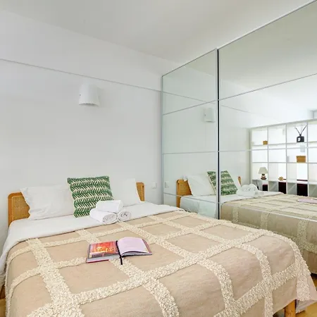 Apartment Bnbnook - Cozy With Balcony - Eiffel Tower